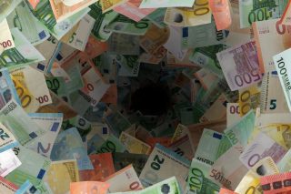 Χάνεται η ιστορική ευκαιρία του Ταμείου Ανάκαμψης